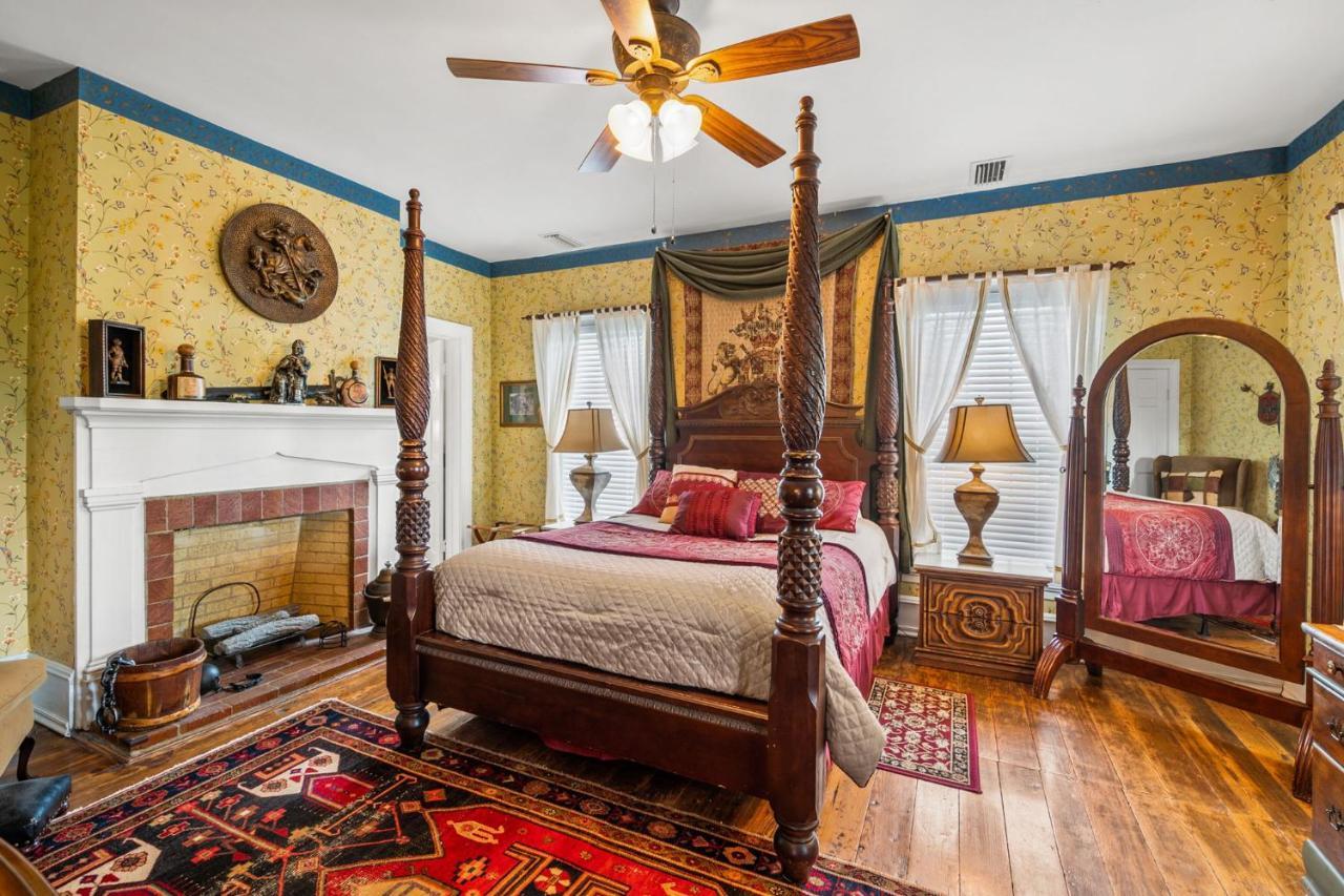 Goodbread House Bed And Breakfast Saint Marys Room photo