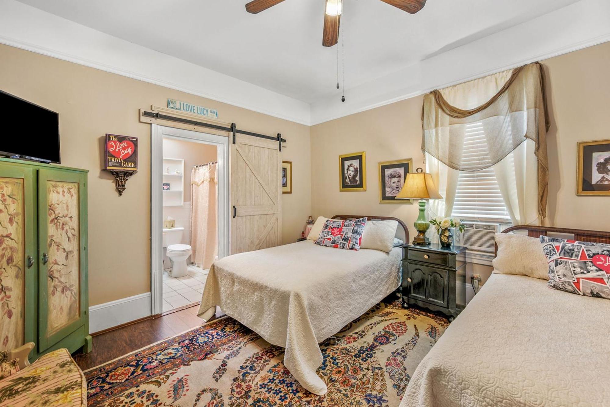 Goodbread House Bed And Breakfast Saint Marys Room photo