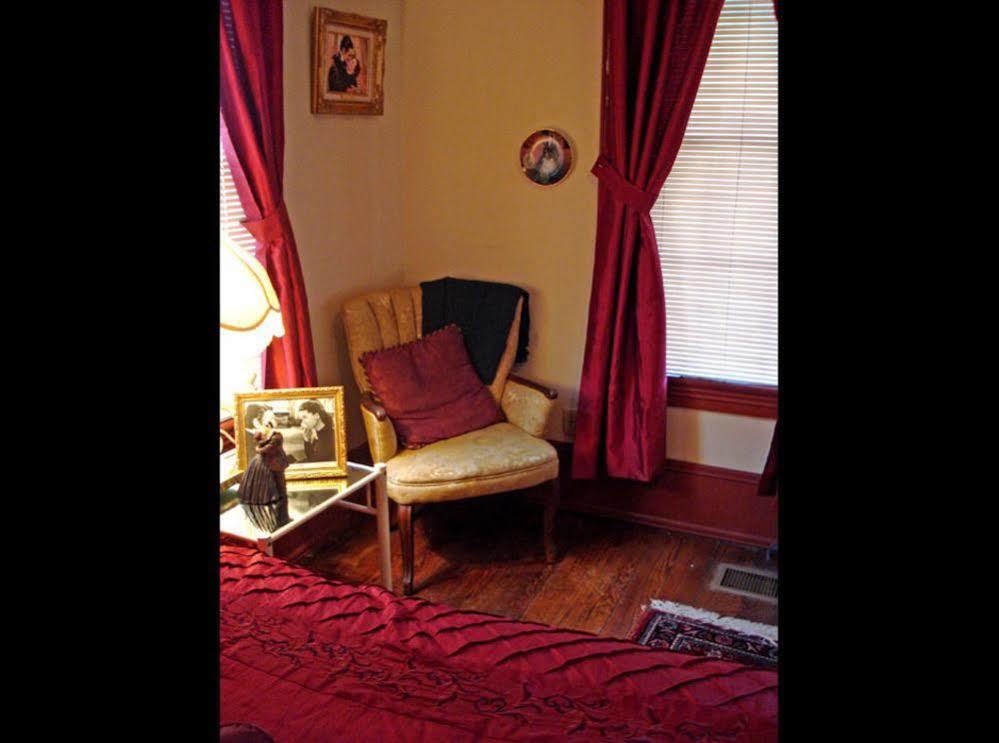Goodbread House Bed And Breakfast Saint Marys Exterior photo